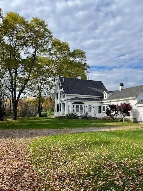 Vassalboro, ME 04989,796 Webber Pond RD