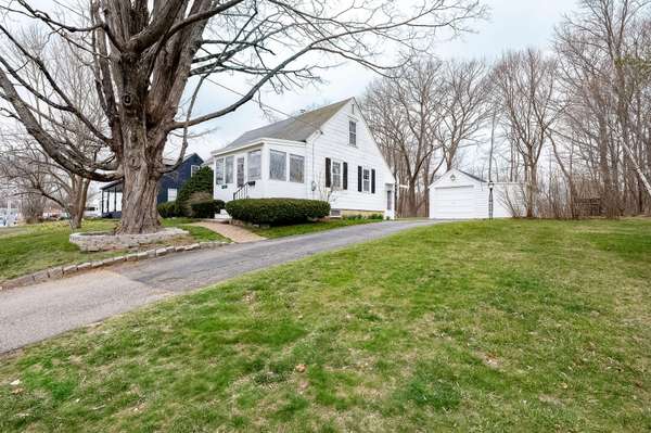 8 Parent ST, South Berwick, ME 03908