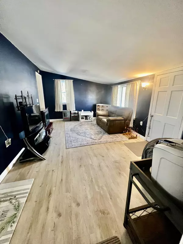 Hermon, ME 04401,2471 Union ST