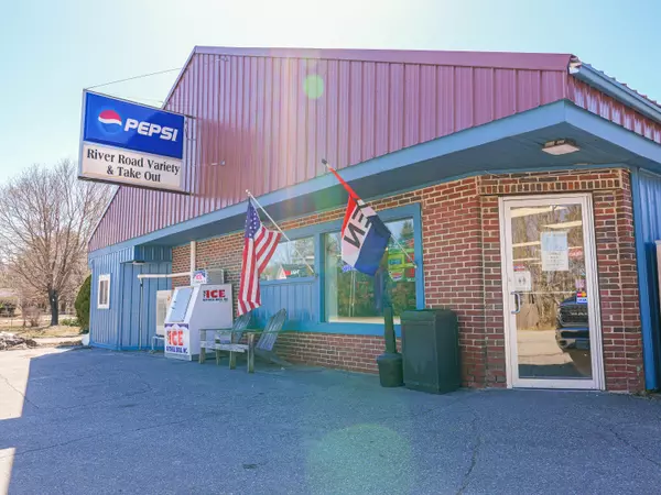 691 River AVE, Gardiner, ME 04345