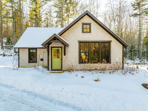 306 Youngtown RD, Lincolnville, ME 04849