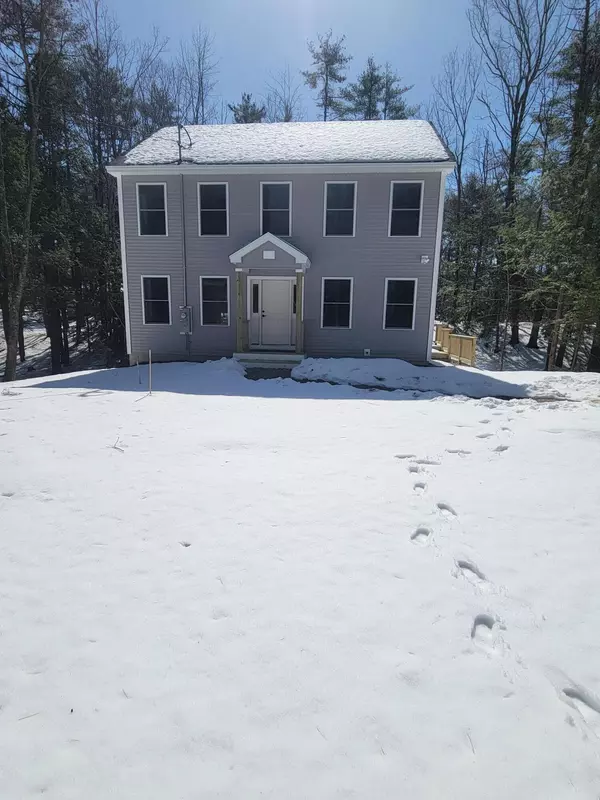 86 Crescent DR, Waterboro, ME 04061