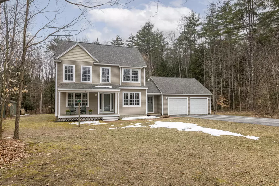 11 Sally LN, New Gloucester, ME 04260