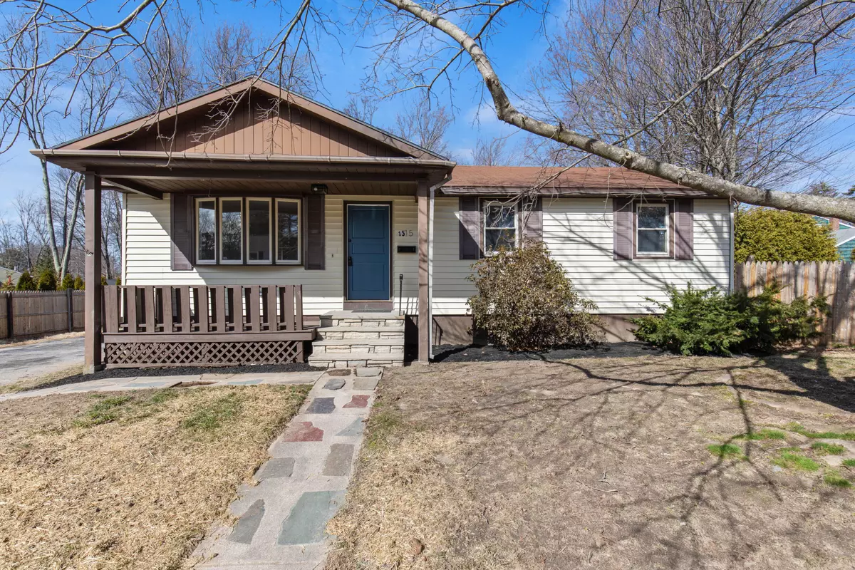 South Portland, ME 04106,15 Sandy Hill RD