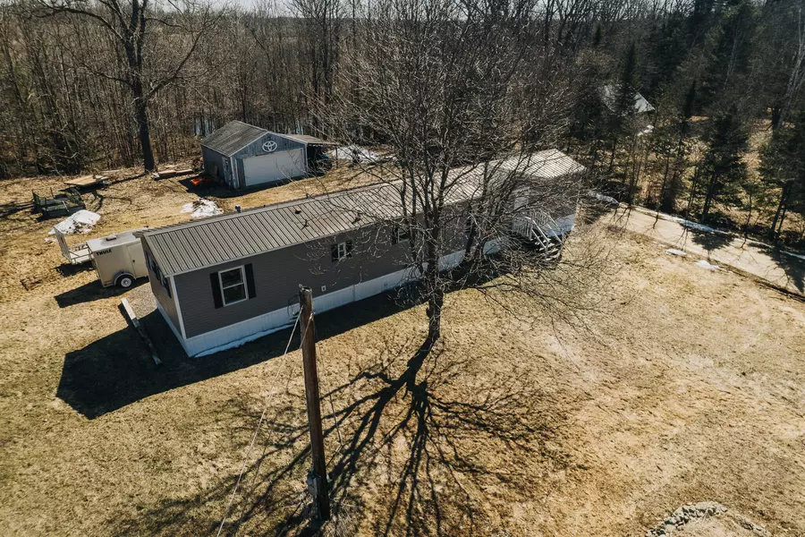 103 Martin Stream RD, Newport, ME 04953