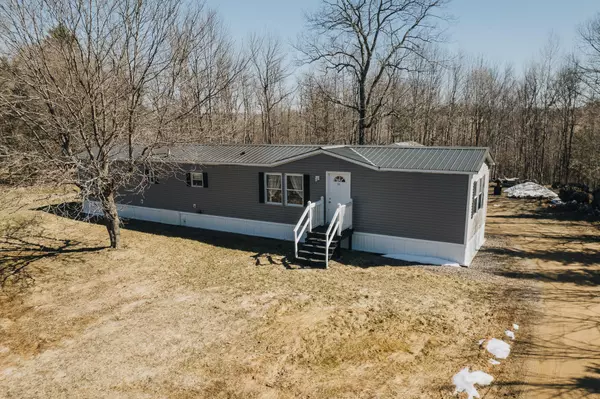 Newport, ME 04953,103 Martin Stream RD