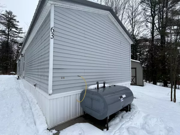 Oakland, ME 04963,63 Summer ST