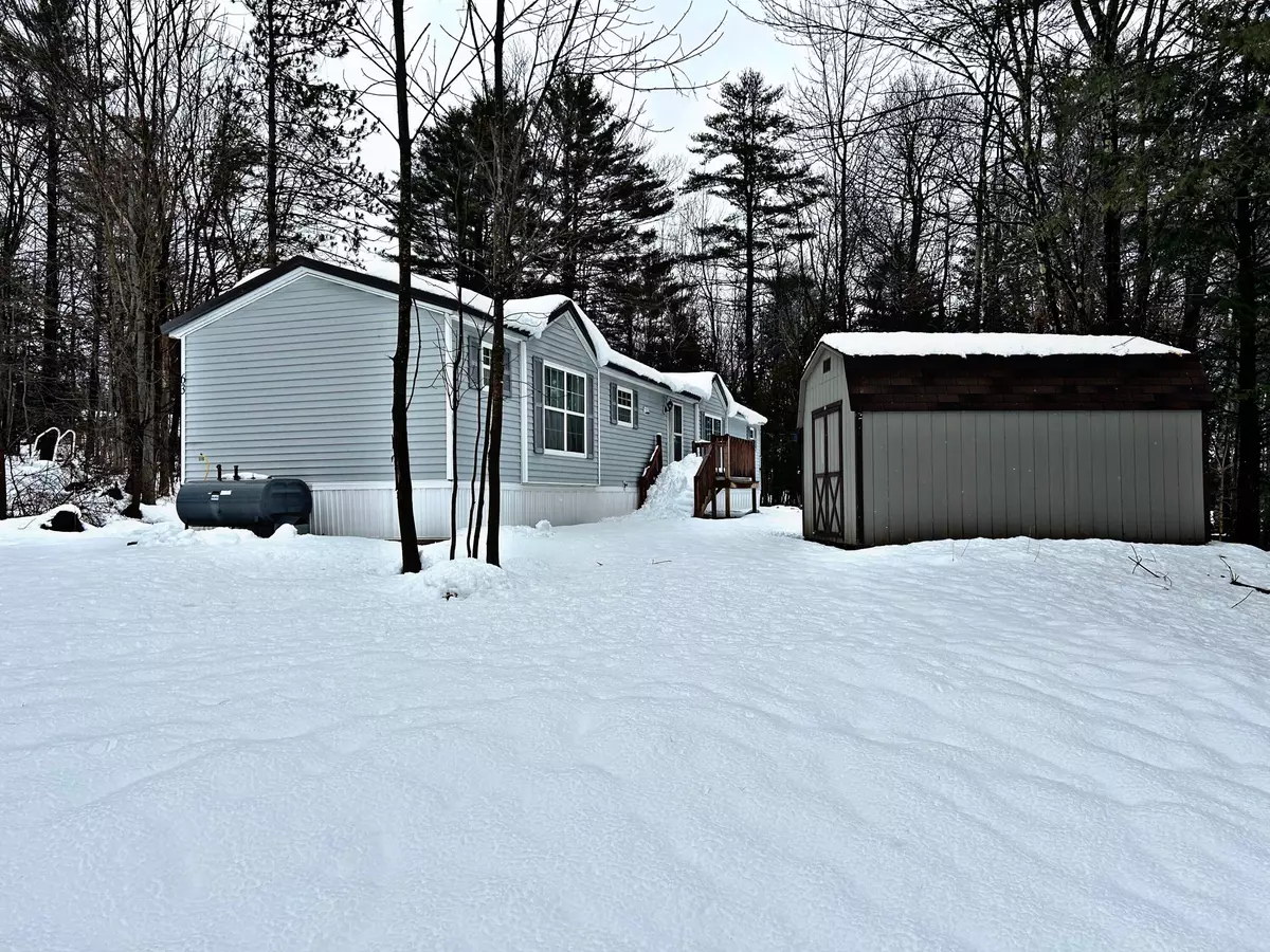 Oakland, ME 04963,63 Summer ST