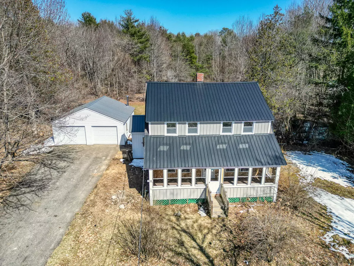 Vassalboro, ME 04989,747 Main ST