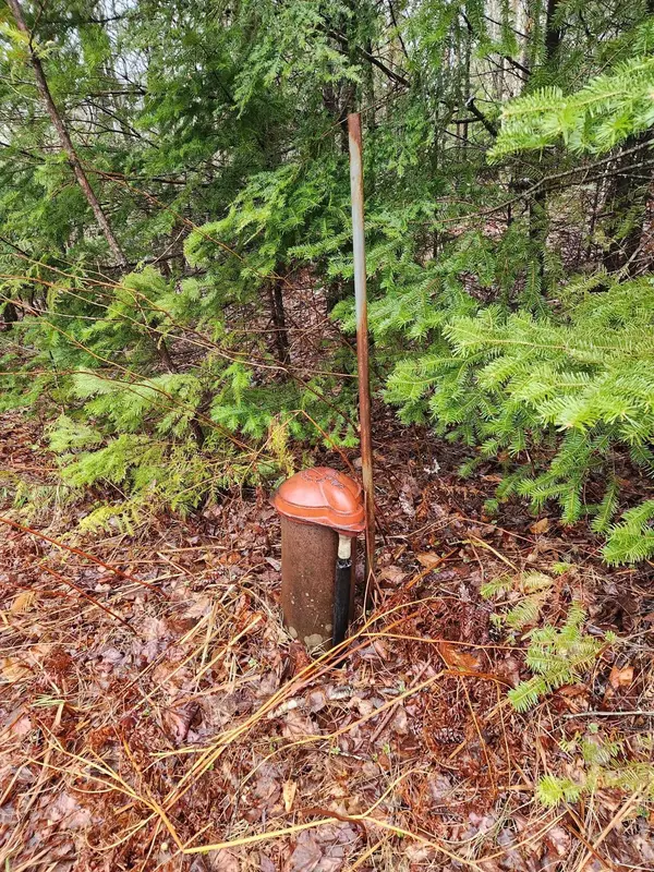 Charleston, ME 04422,542 Main RD