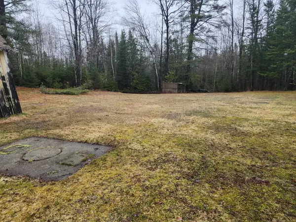 Charleston, ME 04422,542 Main RD