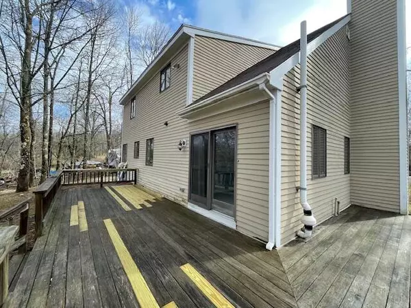 Castine, ME 04421,976 Castine RD