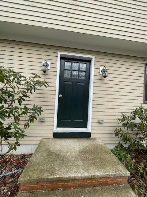 Castine, ME 04421,976 Castine RD