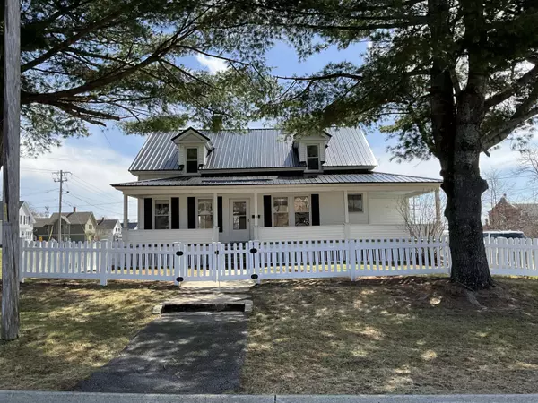 6 Water ST, Milford, ME 04461