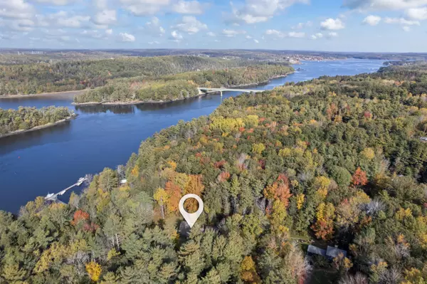 Westport Island, ME 04578,17 Evergreen LN