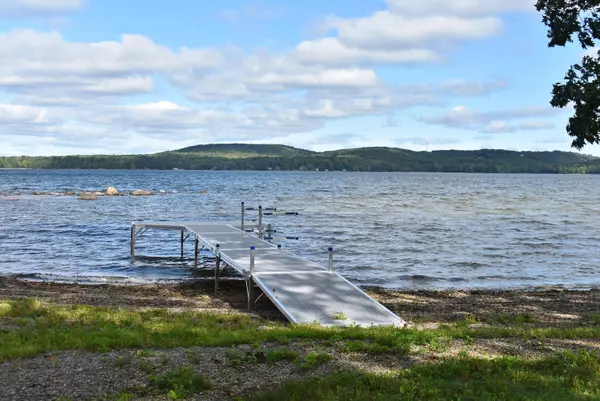 Searsport, ME 04974,7 Lake Shore LN