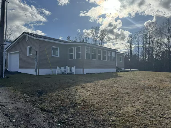 121 2nd AVE, Madawaska, ME 04756