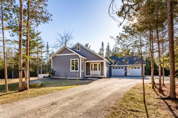 54 Forest Hill LN, Surry, ME 04684