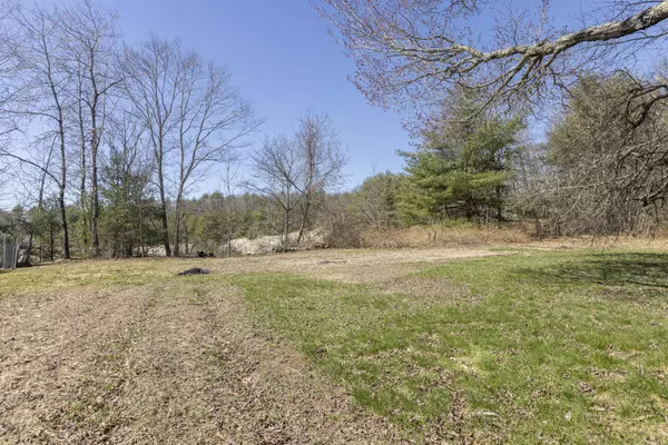 North Yarmouth, ME 04097,168 Walnut Hill RD