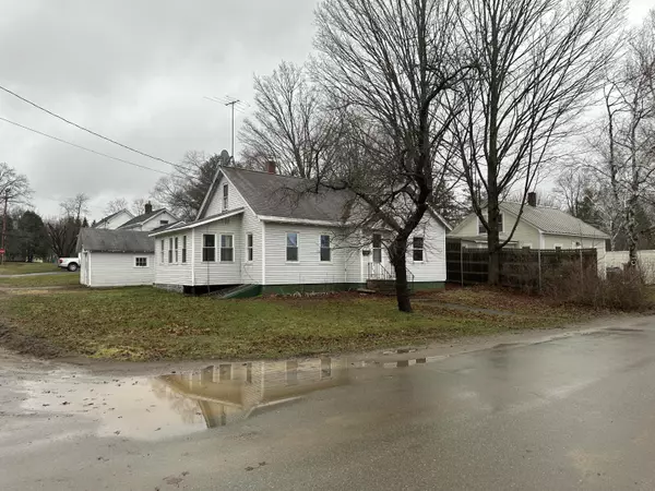 Newport, ME 04953,22 Shaw ST