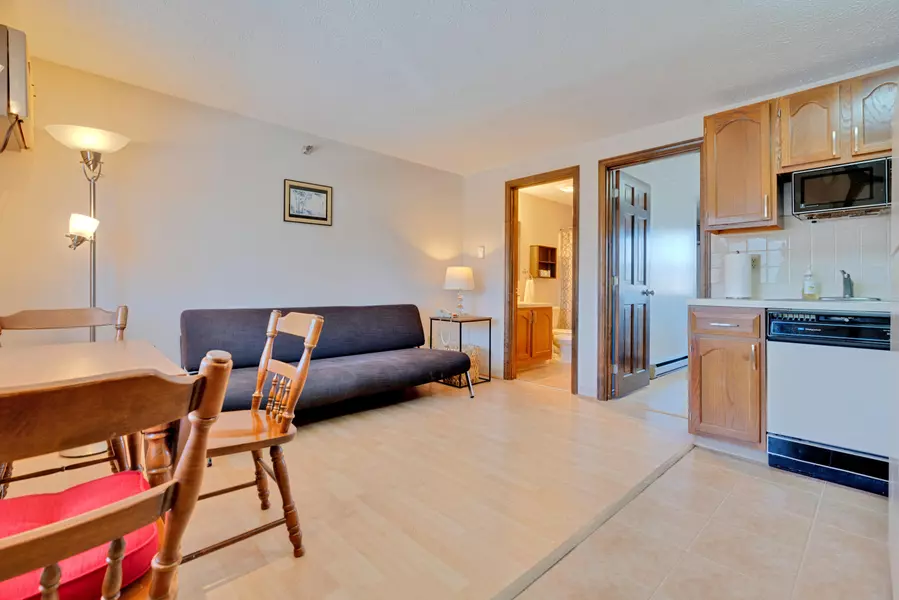 1072 Post RD #217, Wells, ME 04090