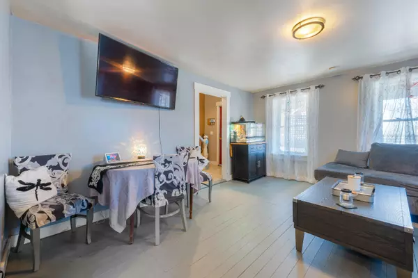 Gardiner, ME 04345,2 Maple ST