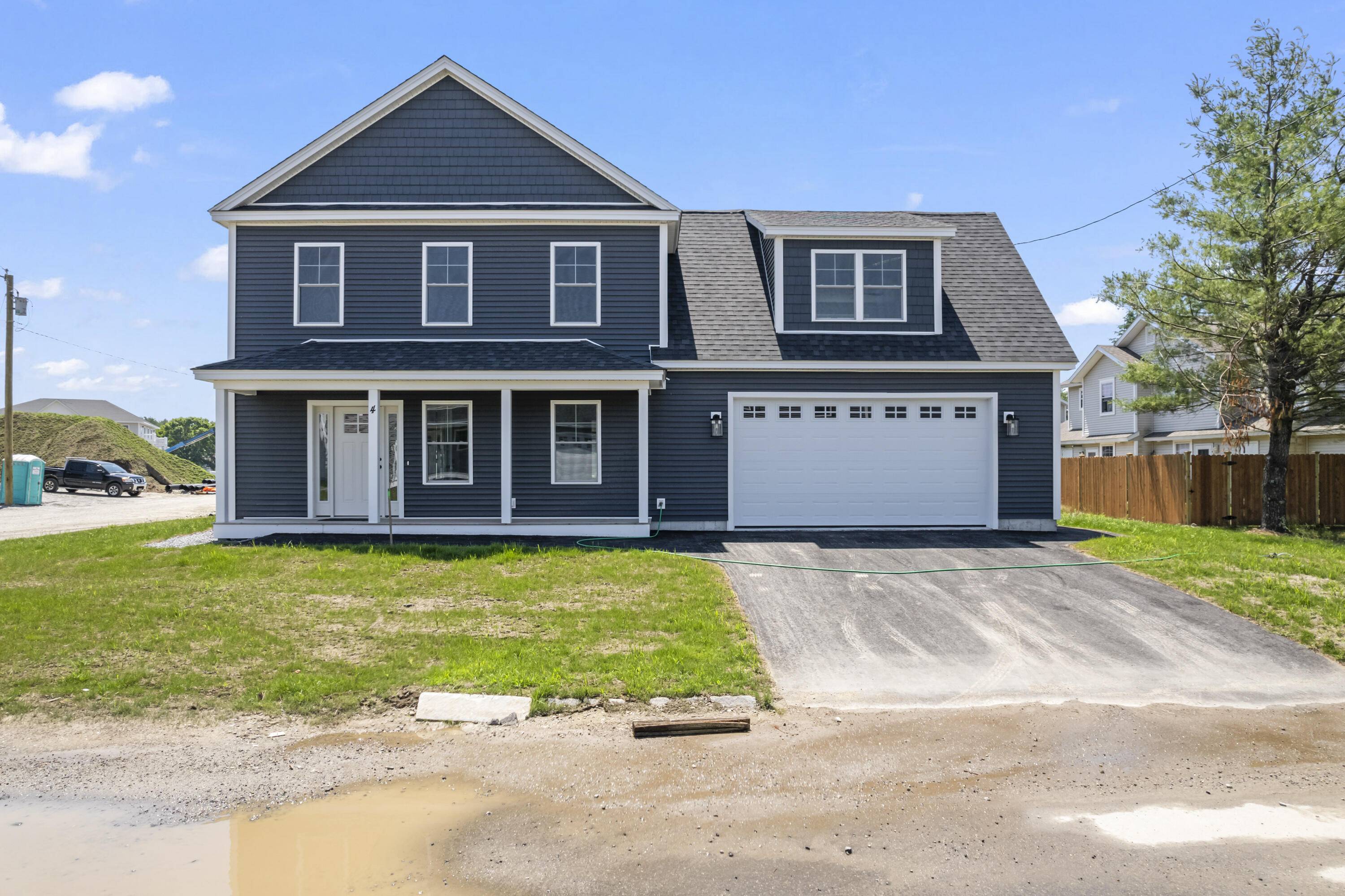 4 Nautilus DR, Brunswick, ME 04011