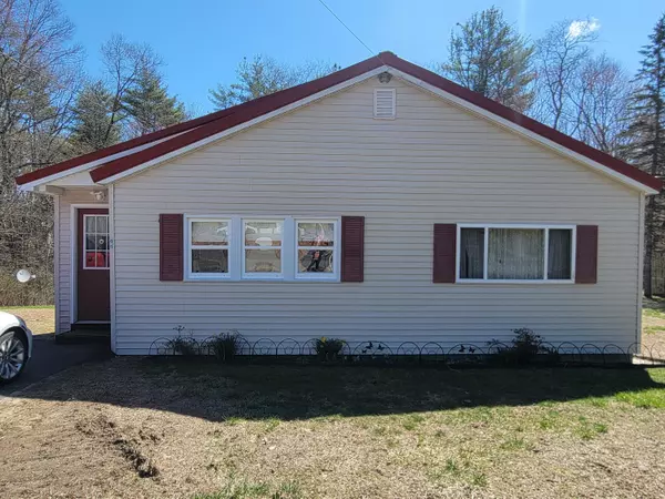 66 Huff RD, Lyman, ME 04002