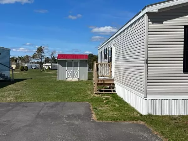 Hancock, ME 04640,40 Fiddlehead LN