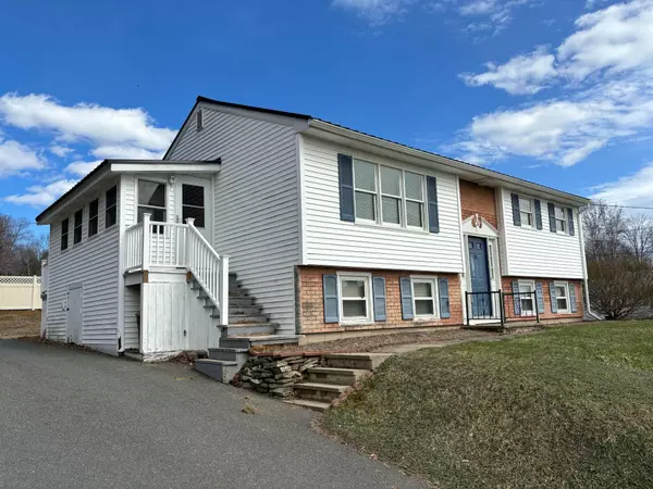 10 Ludden DR, Jay, ME 04239