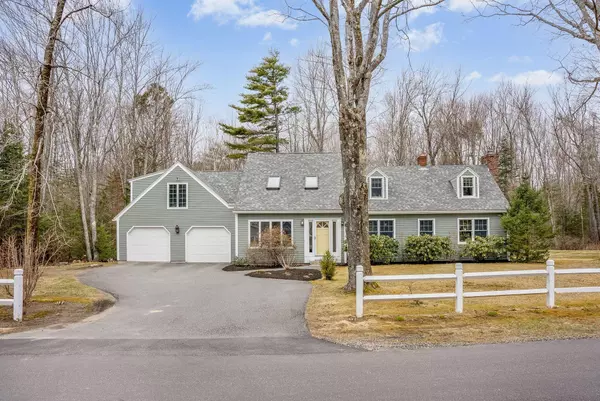 9 Spar Cove RD, Freeport, ME 04032