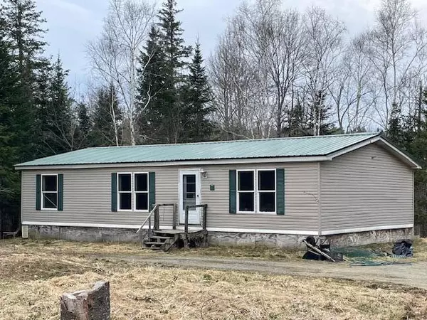 60 Comikev LN, Winterport, ME 04496