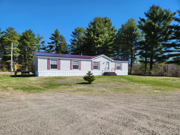 21 Cooley RD, Washington, ME 04574