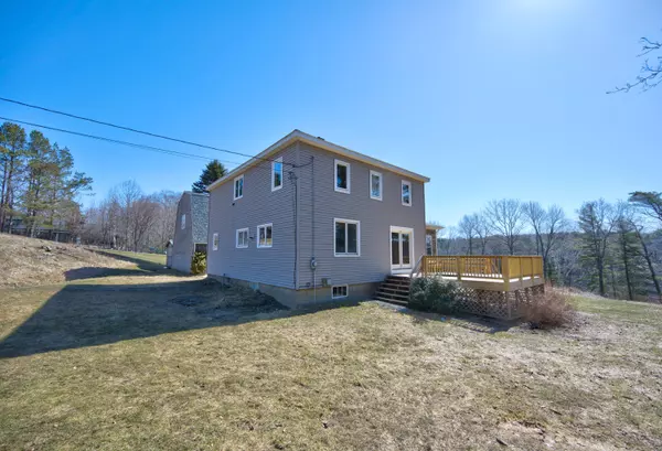 Hampden, ME 04444,481 Main RD N