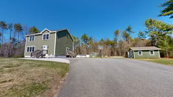 73 Brookline DR, Mechanic Falls, ME 04256