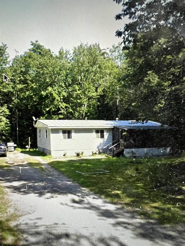 19 Dingley RD, Richmond, ME 04357