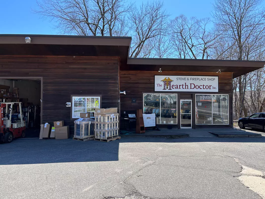 Topsham, ME 04086,11 Main ST