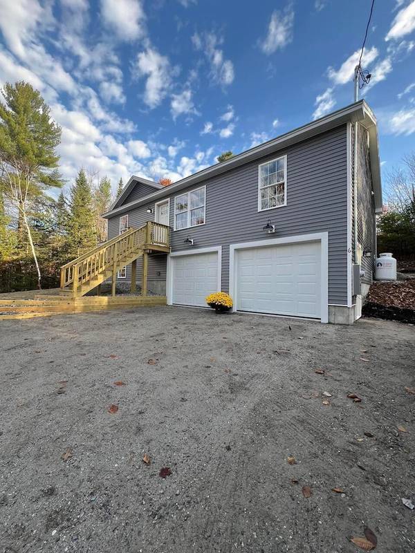 6 Bolsters Mills RD, Harrison, ME 04040