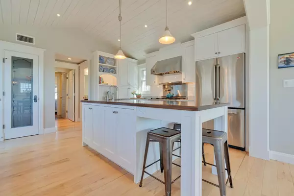 Kennebunkport, ME 04046,1036 Kings HWY