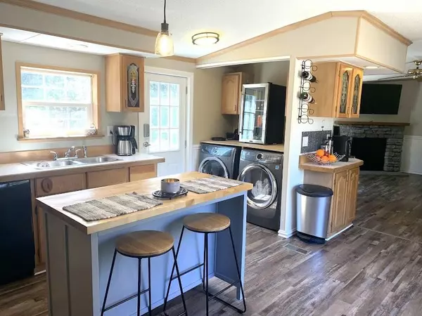 Waterboro, ME 04087,45 Barbs WAY