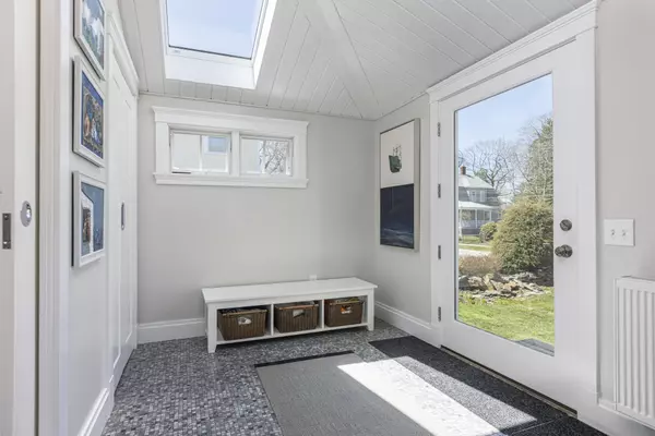 South Portland, ME 04106,86 Loveitts Field RD