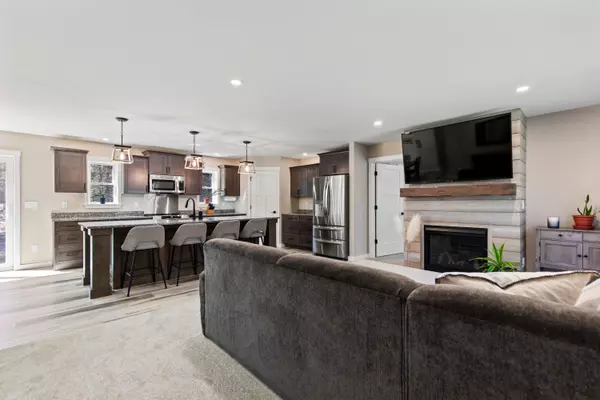 Topsham, ME 04086,19 Nellie WAY