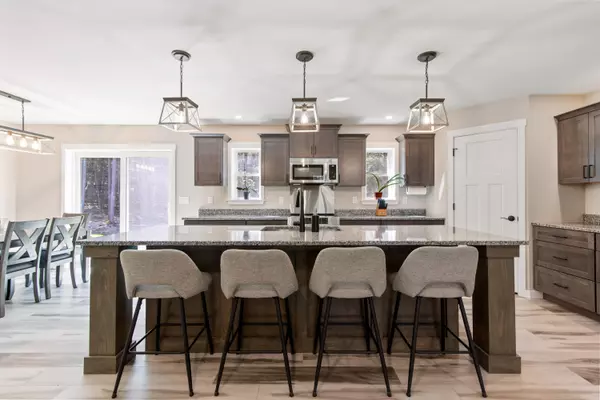 Topsham, ME 04086,19 Nellie WAY