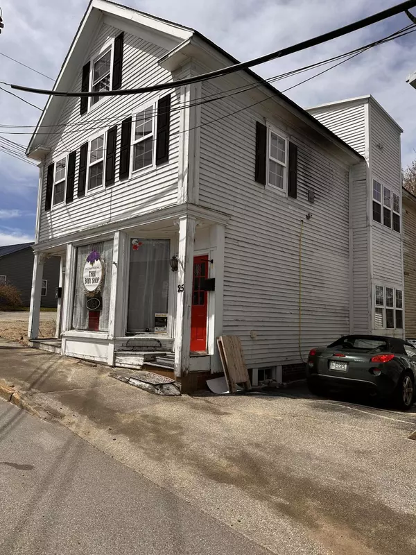 25 Market SQ #1 & 2, Paris, ME 04281