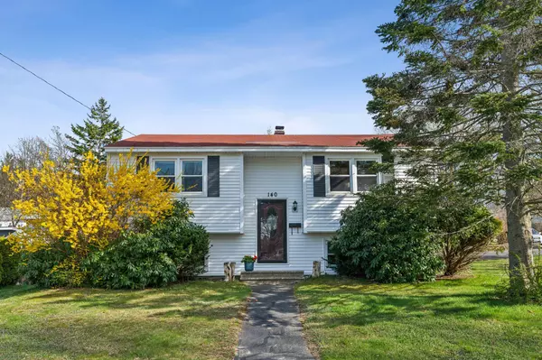 140 Cleveland CIR, South Portland, ME 04106