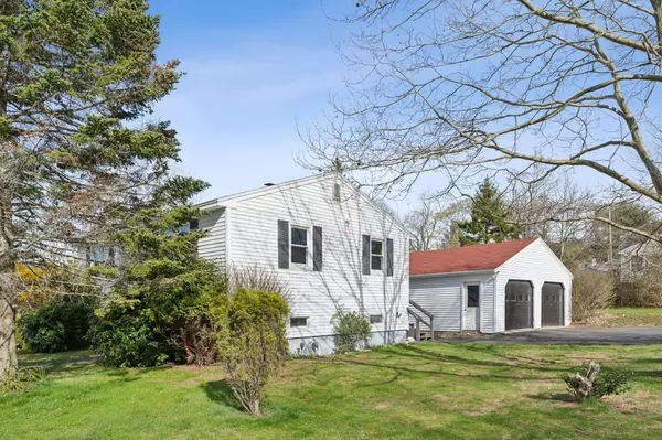 South Portland, ME 04106,140 Cleveland CIR