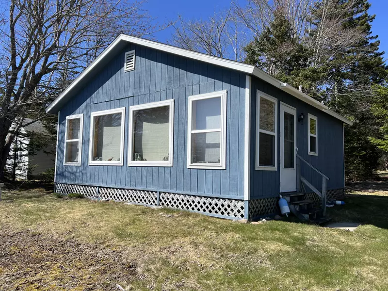 41 Eagle View DR, Gouldsboro, ME 04607