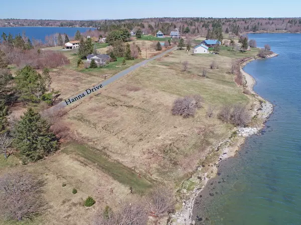 Trenton, ME 04605,83 Hanna DR