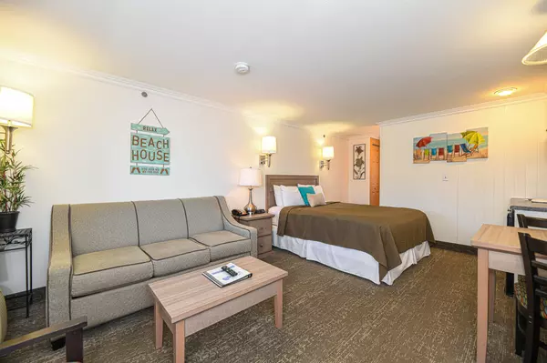 Wells, ME 04090,733 Post RD #212