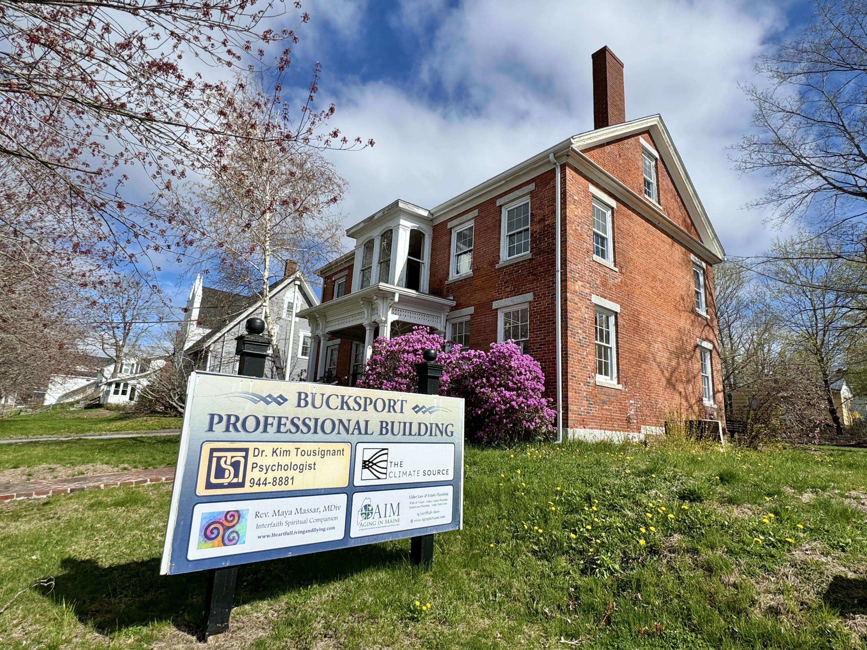 151 Main ST, Bucksport, ME 04416